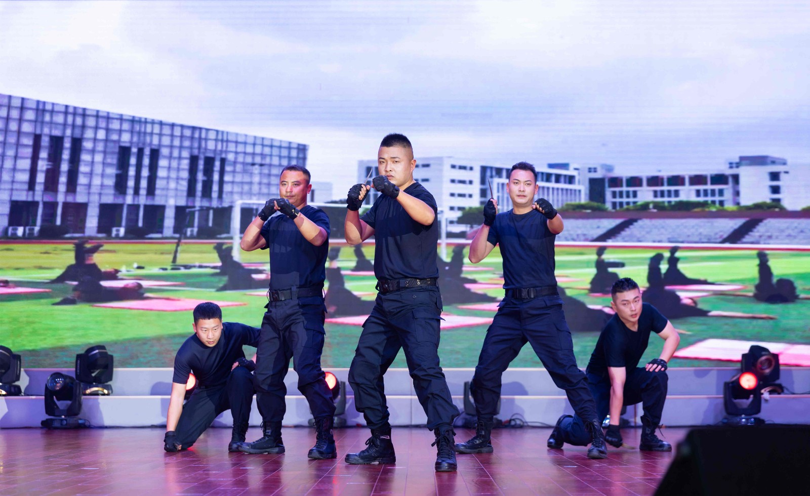 2N2A3879_副本.jpg 2N2A3879_副本.jpg